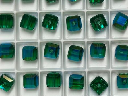 Swarovski 5601 Cube Beads 8mm Majestic Green Shimmer