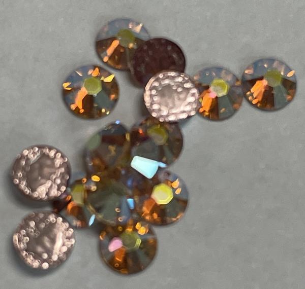 Swarovski 2078 XIRIUS Rose Hotfix Light Peach AB SS16