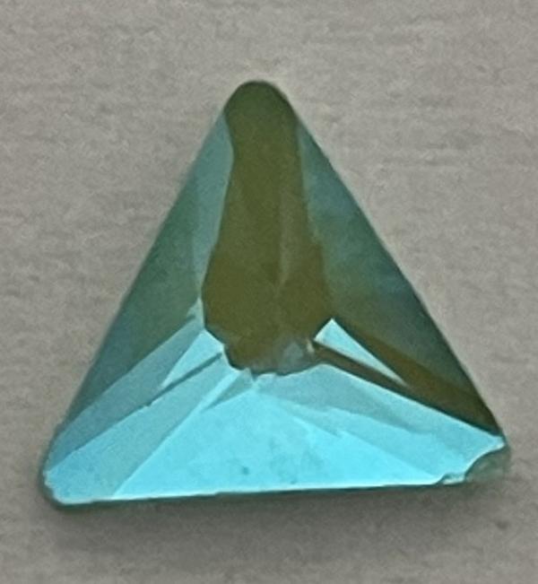 Bling! 2711 Triangle Flatback Forest MI 7mm