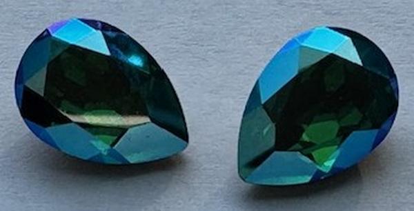 Dreamtime Crystal DC 4320 Pear Shaped Fancy Stone Majestric Green Shimmer 14x10mm