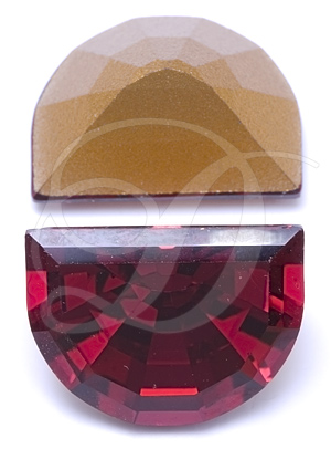 Dreamtime Crystal 4728 Classic Moon Shape Fancy Stone Ruby 16x12mm