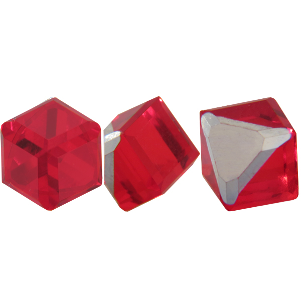 Swarovski 4841 Cut Corner Cube Fancy Stone Light Siam Comet Argent Light (CAL VZ) 6mm