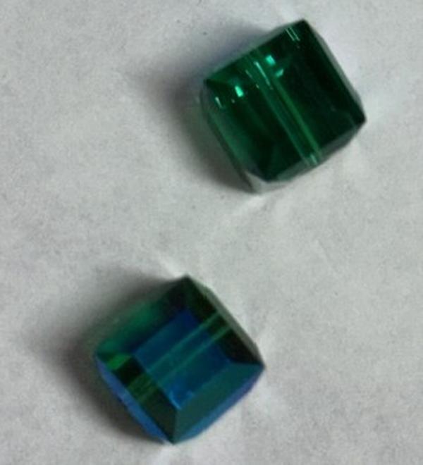 Dreamtime Crystal DC 5601 Cube Bead Majestic Green Shimmer 6mm