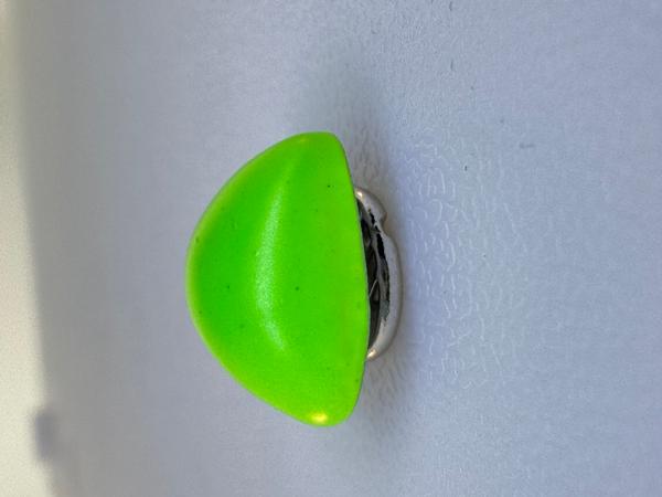 Screw Back Heart Spike 12 x 5.7mm Lime