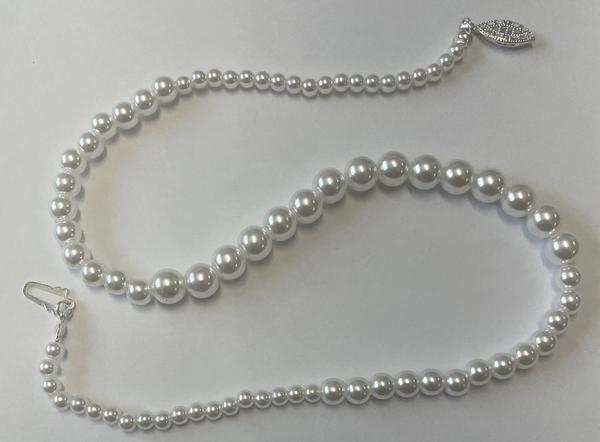 Graduated Simulated White Pearl Necklace 16"